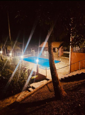 Recanto São Pedro chácara com piscina na Rota do Vinho